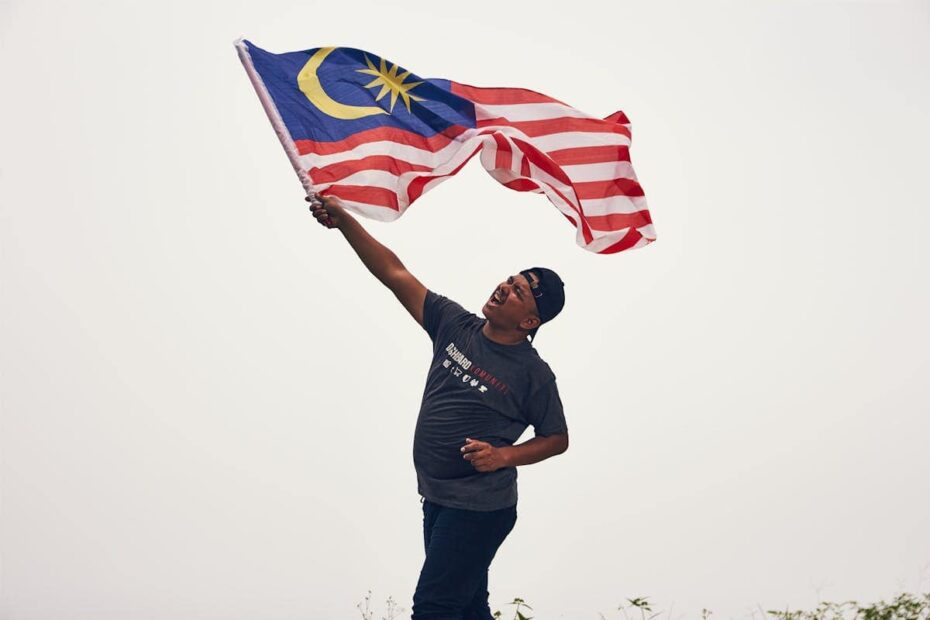 Karangan Cabaran Perpaduan Kaum di Malaysia