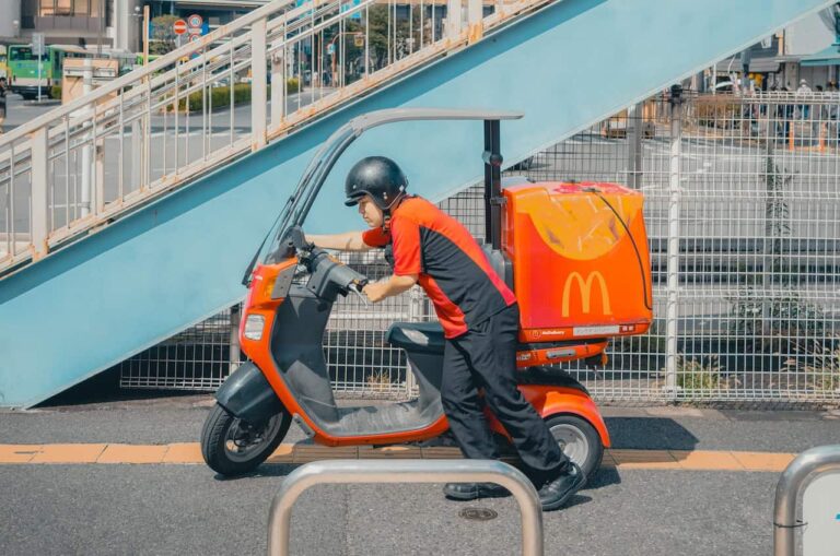 Karangan Kebaikan Pelajar Bekerja Secara Sambilan